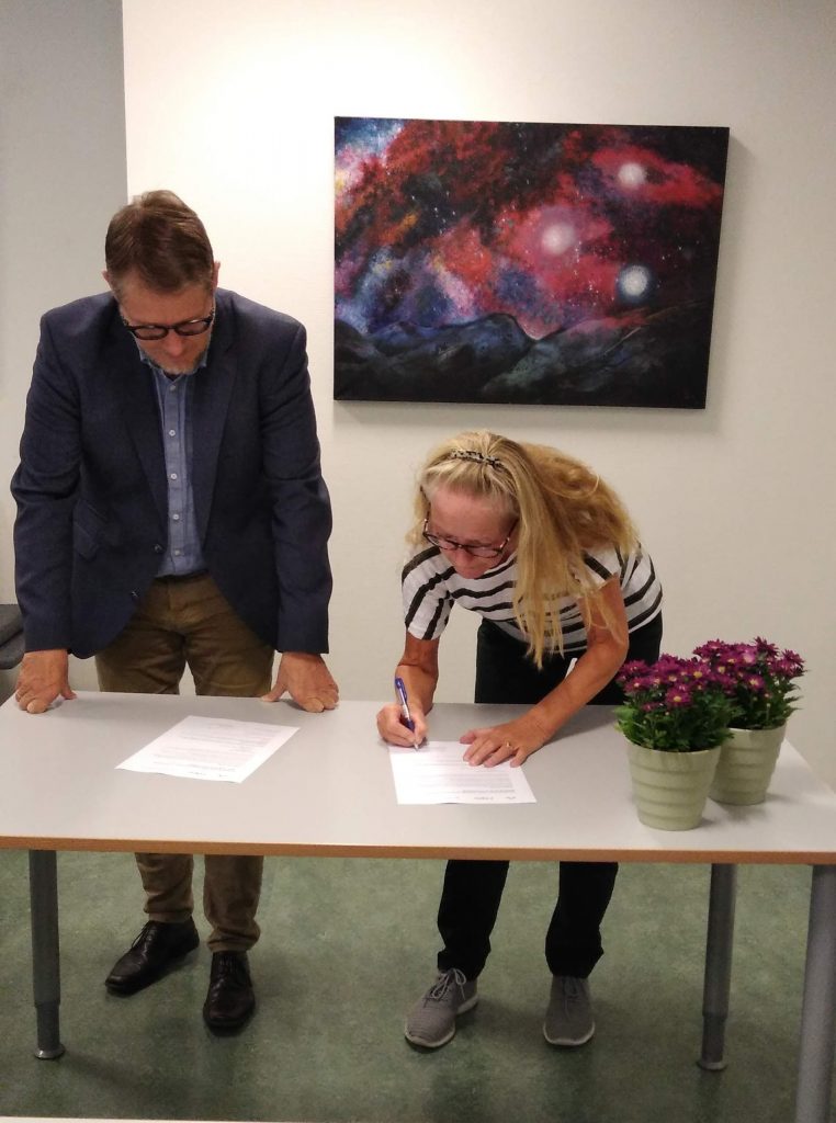 Lederne ved NAFO og Norsk kulturskoleråd signerer avtale