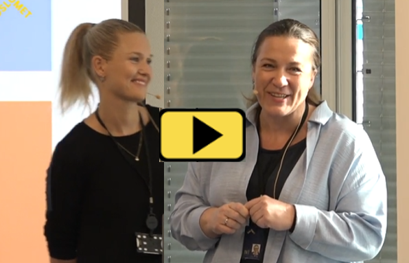 Bilde av to damer og en "play-knapp" midt i bildet. 